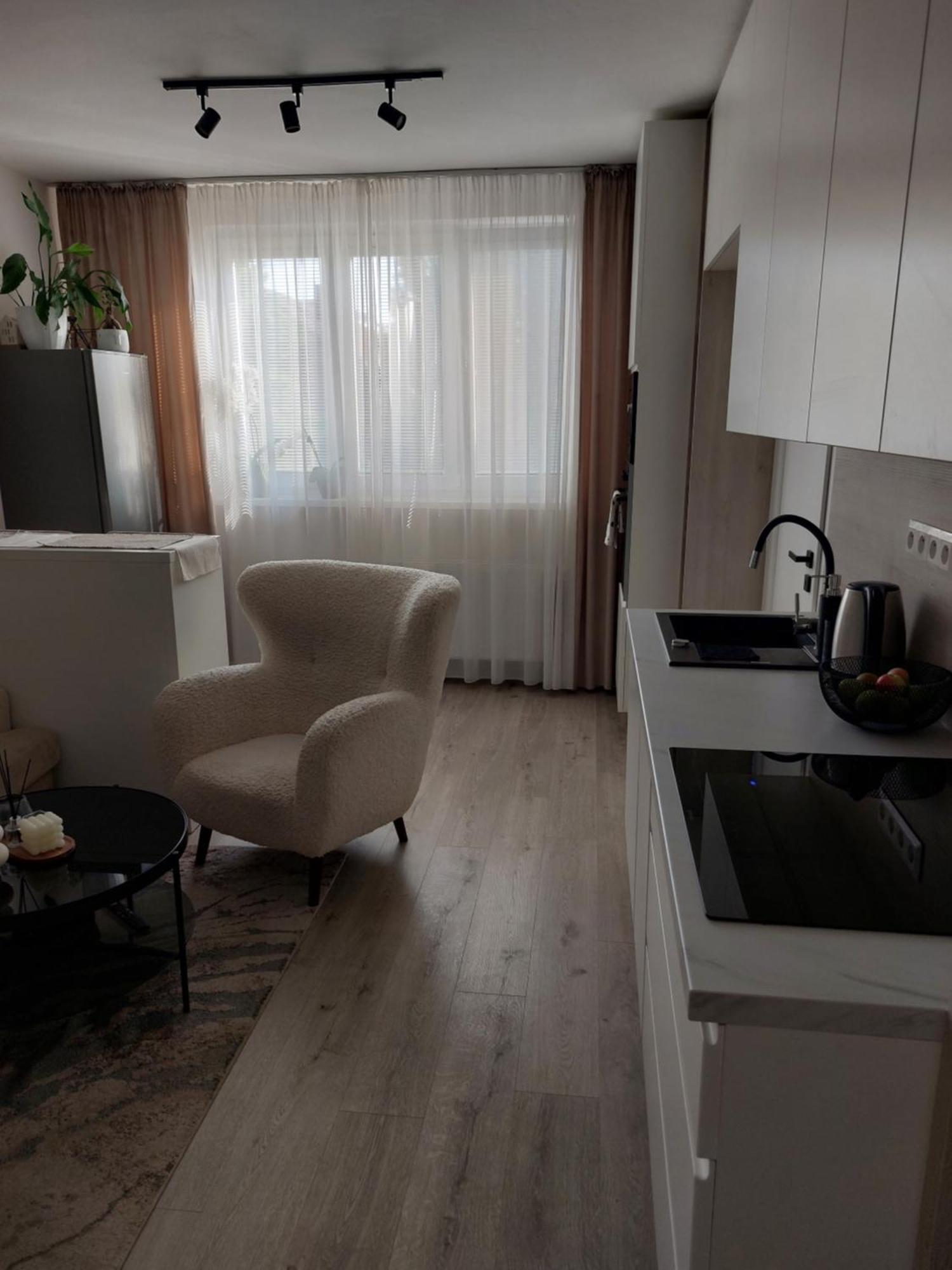 M&M Apartman Тренчин Екстер'єр фото